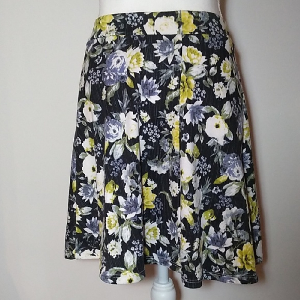 Floral skirt H&M size M